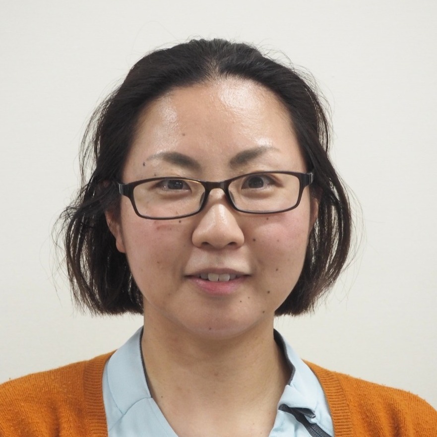 媚山 由佳